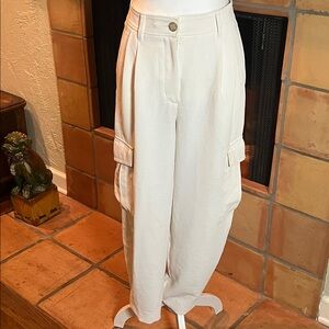 Aritzia Wilfred Beyond Cargo Relaxed Japanese Crepe Cargos, Light Birch size 2